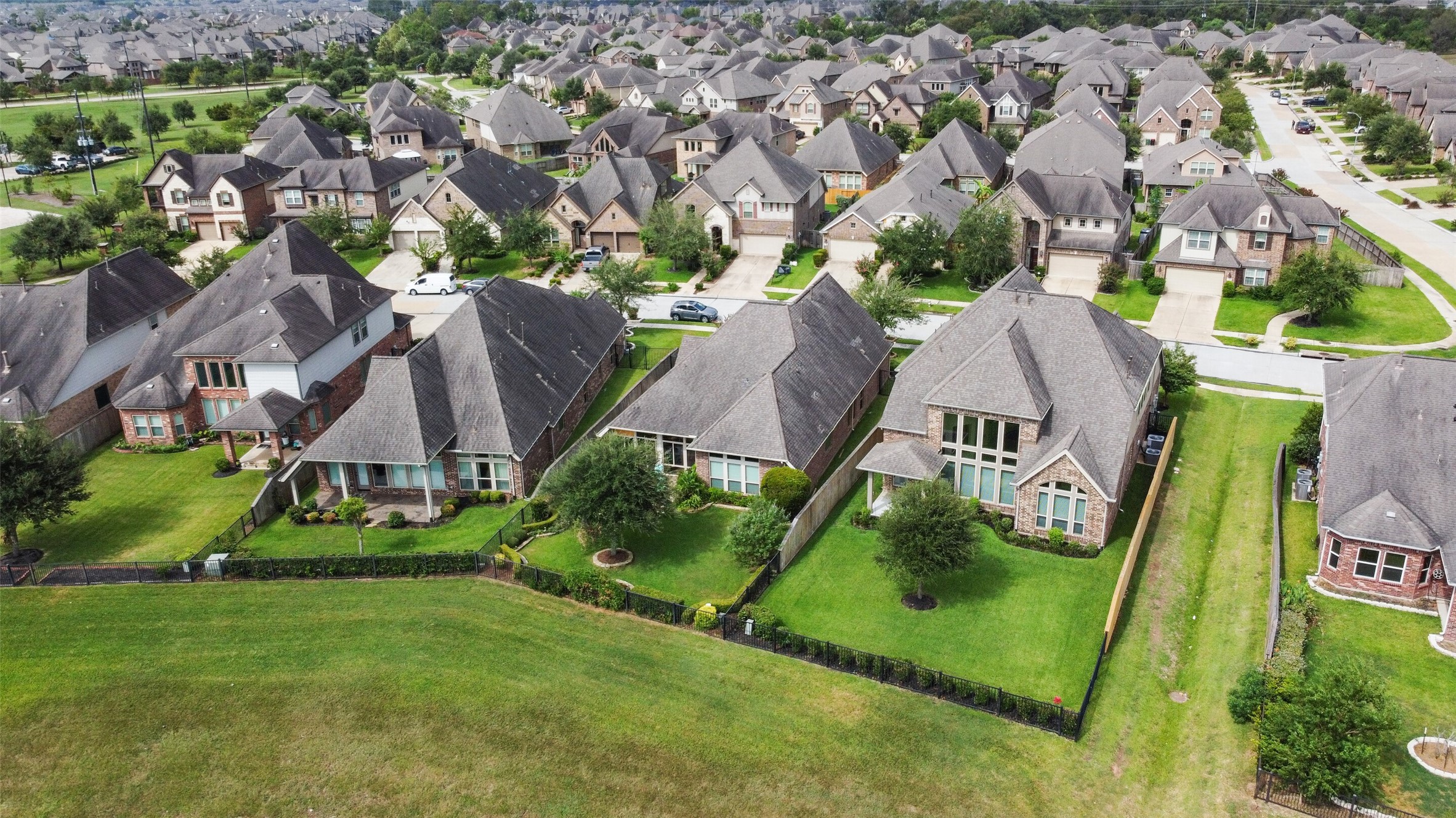 2707 River Run Road Missouri City, TX 77459 - Photo 6 of 45 an aerial view of a house