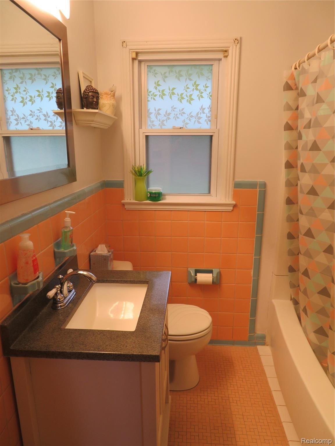 4223 Lapeer Road Burton, MI 48509 - Photo 16 of 30 IMG_0392.JPG