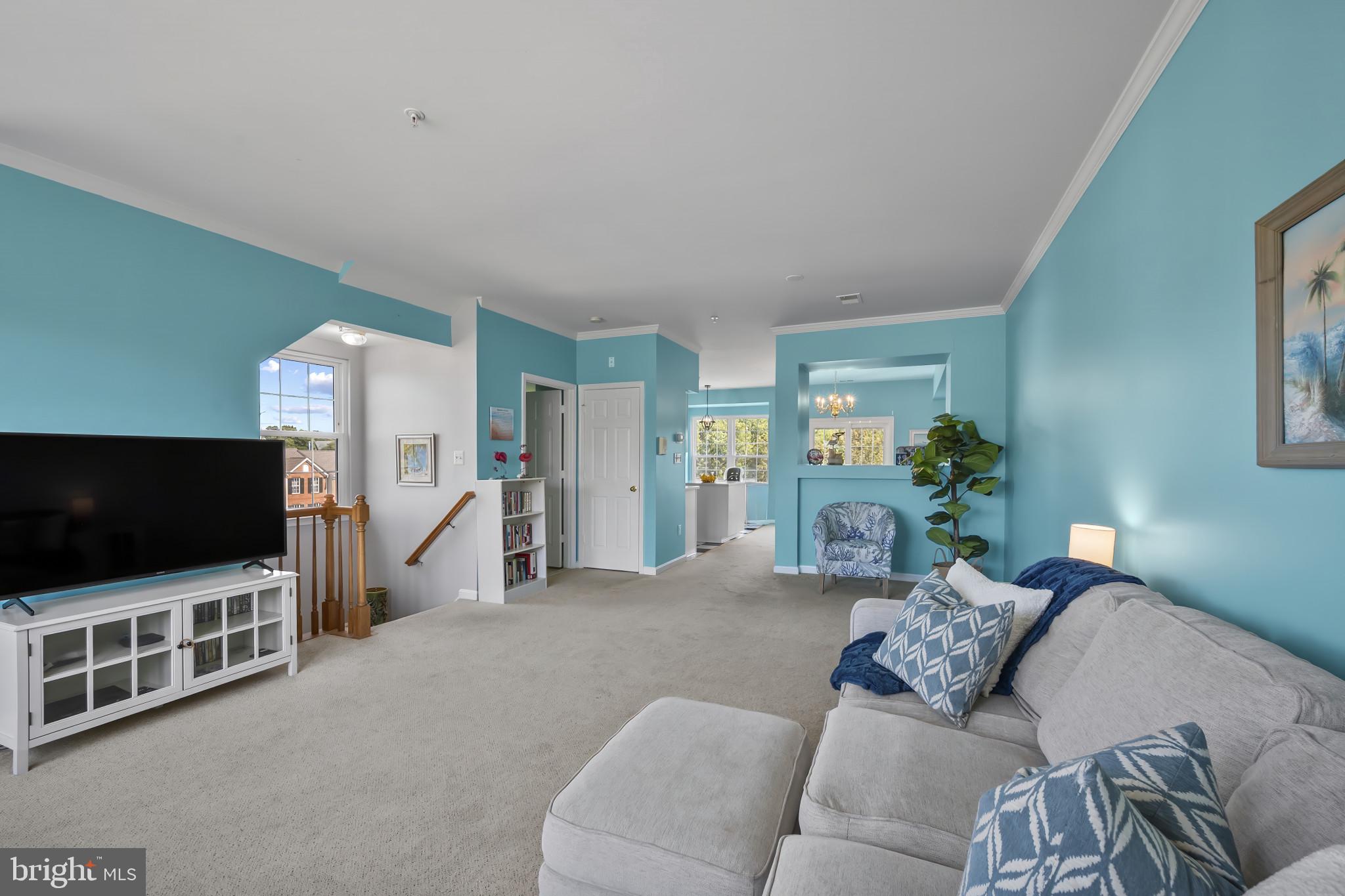 6789 Stone Maple Terrace Centreville, VA 20121 - Photo 4 of 25 Living Room