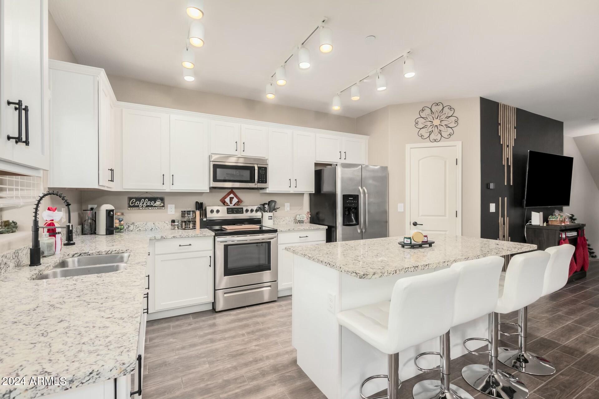 2150 West Alameda Road, Unit 1198 Phoenix, AZ 85085 - Photo 8 of 26 tempImageskNaX2