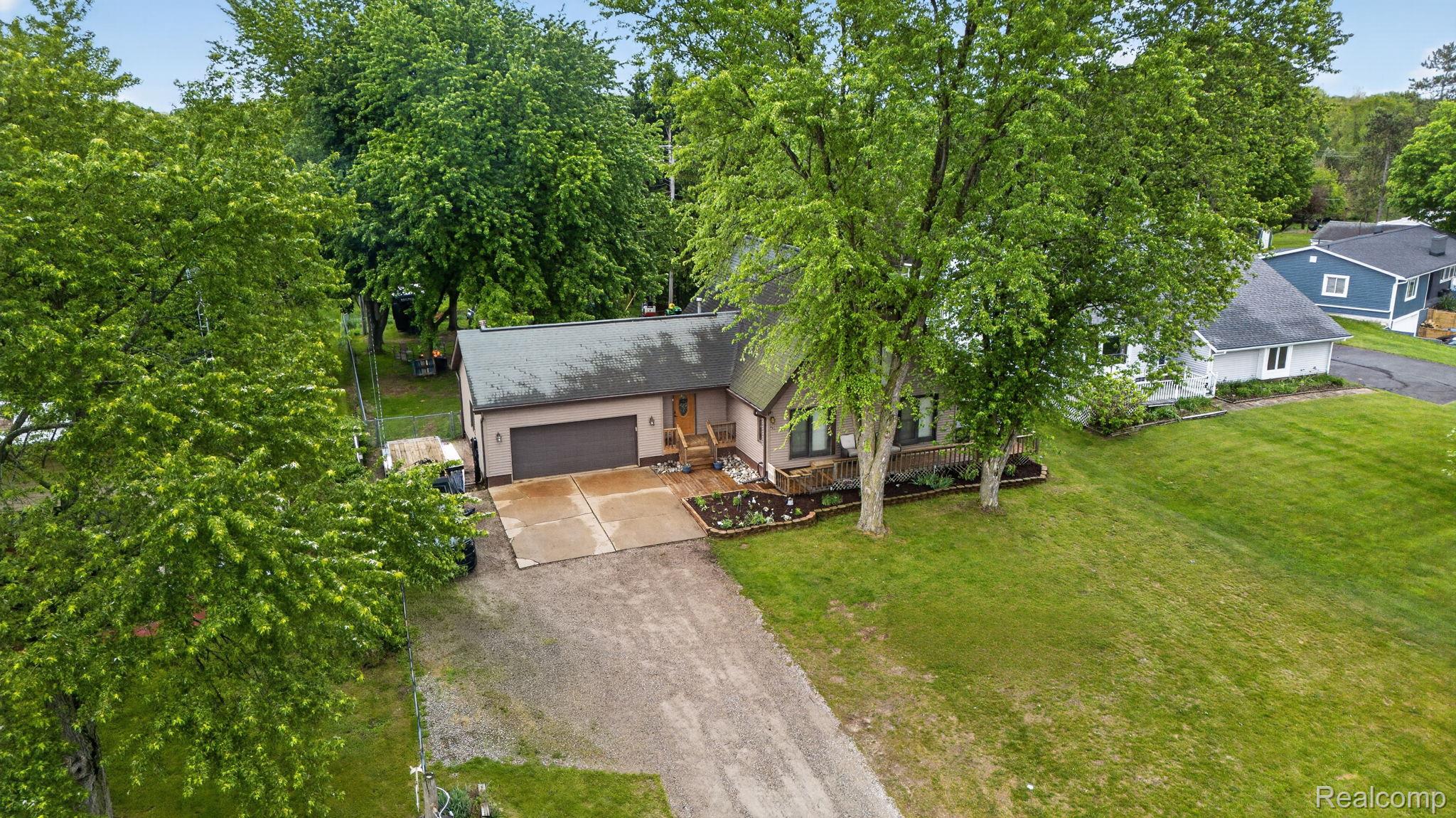 1280 Petts Road Fenton, MI 48430 - Photo 61 of 62 1-web-or-mls-DJI_20260523172442_0001_D.jpg
