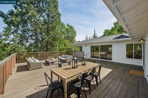 $1,865,000 | 1072 Vía Roble, Lafayette, CA 94549