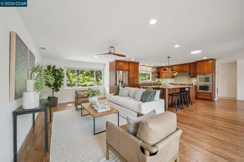 $1,865,000 | 1072 Vía Roble, Lafayette, CA 94549