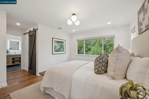 $1,865,000 | 1072 Vía Roble, Lafayette, CA 94549