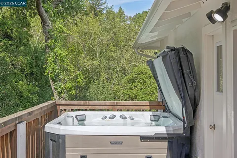 $1,865,000 | 1072 Vía Roble, Lafayette, CA 94549