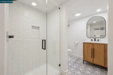 $1,865,000 | 1072 Vía Roble, Lafayette, CA 94549