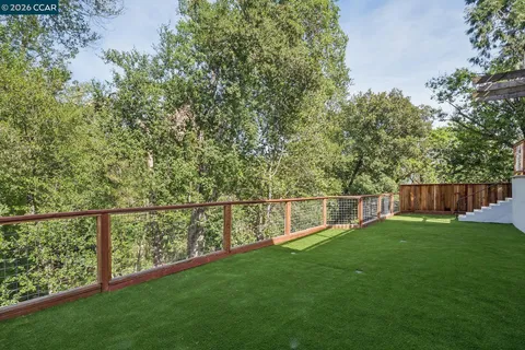 $1,865,000 | 1072 Vía Roble, Lafayette, CA 94549