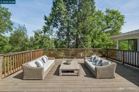 $1,865,000 | 1072 Vía Roble, Lafayette, CA 94549