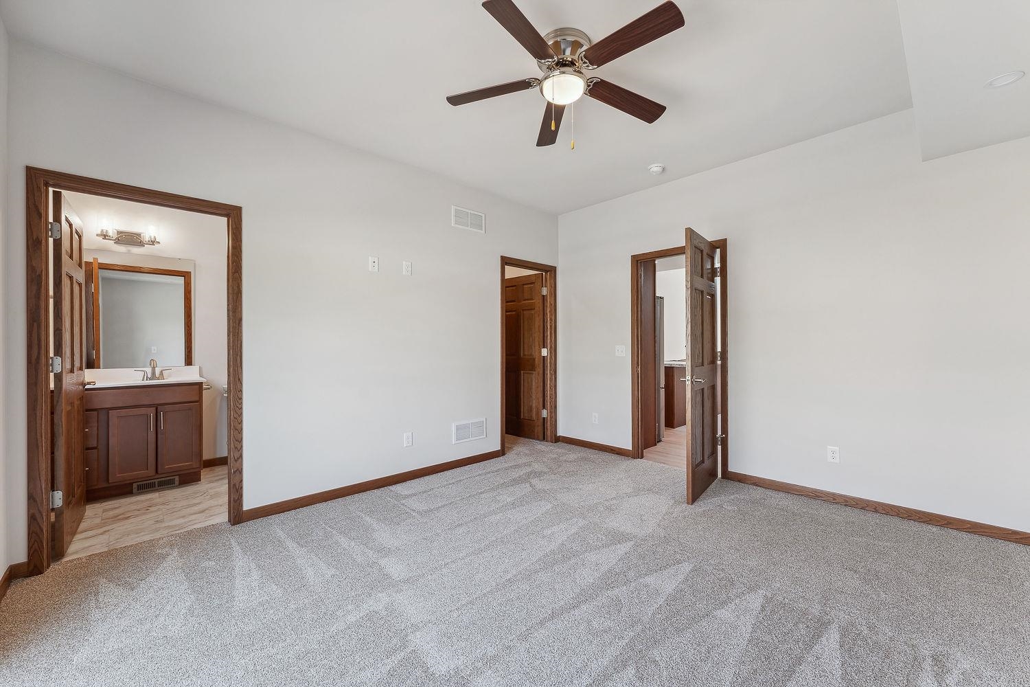 212 South Dewey Reedsburg, WI 53959 - Photo 18 of 38