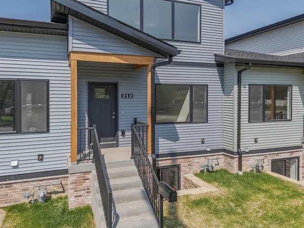 $319,900 | 212 South Dewey, Reedsburg, WI 53959