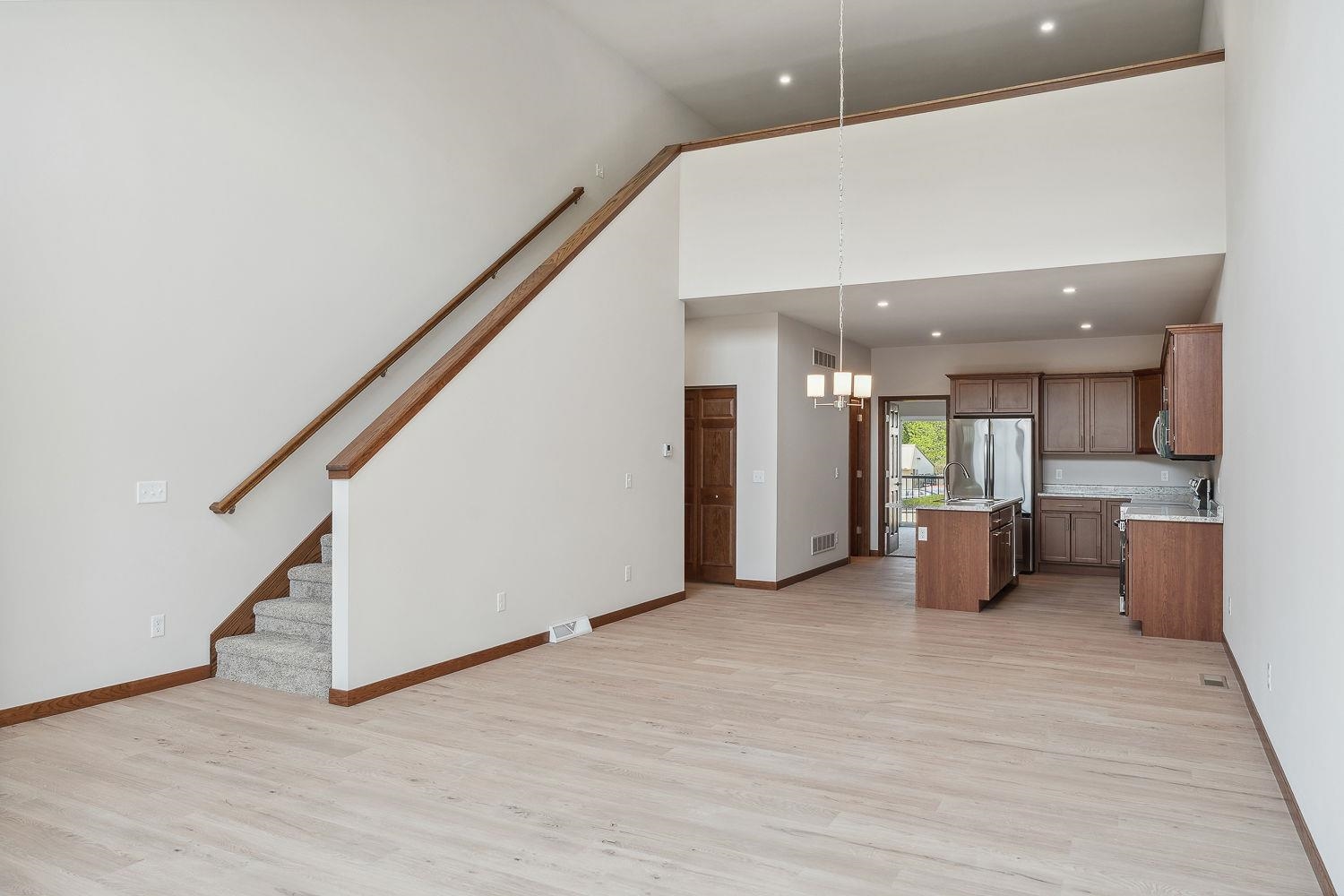 212 South Dewey Reedsburg, WI 53959 - Photo 8 of 38