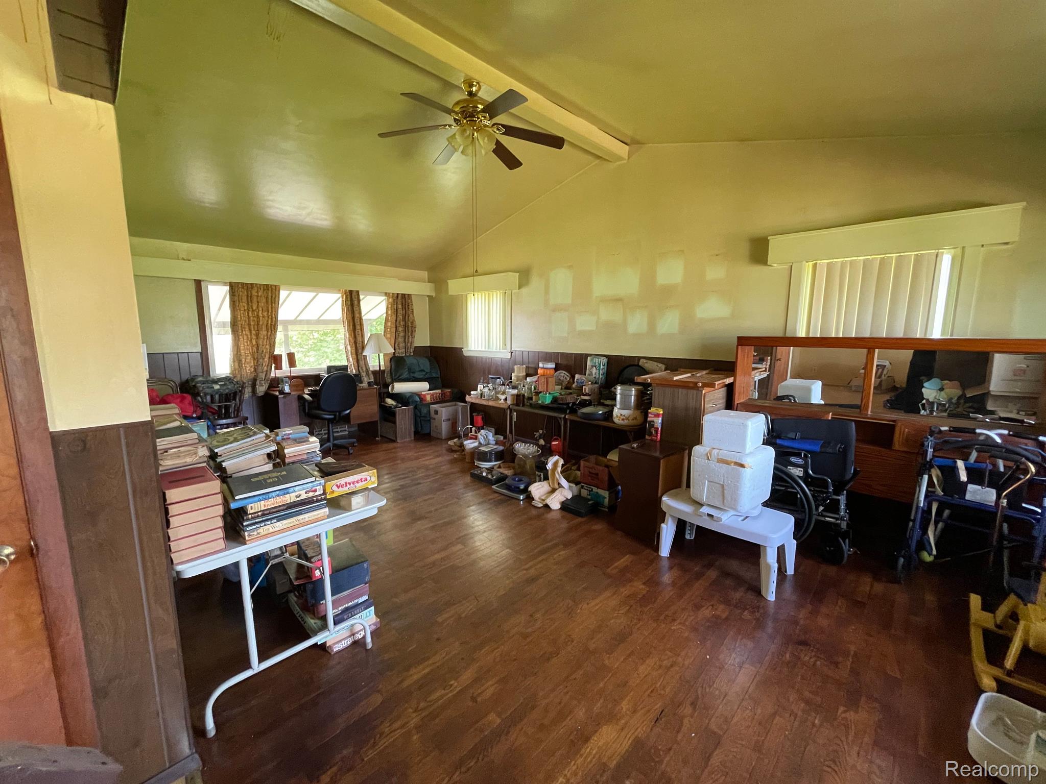 10418 Lansing Road Durand, MI 48429 - Photo 15 of 26 Living Room
