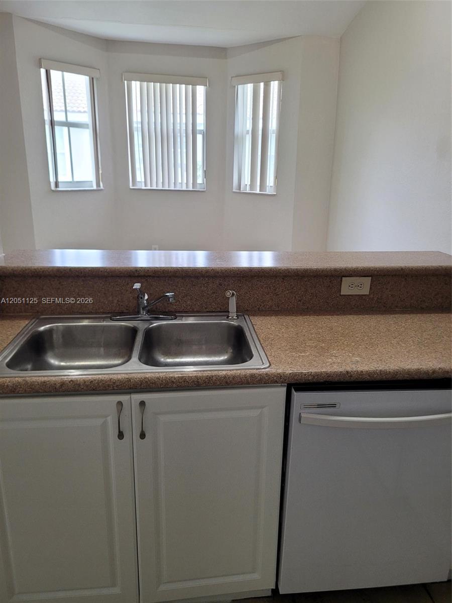 1663 Southeast 29th Street, Unit 208 Homestead, FL 33035 - Photo 6 of 11