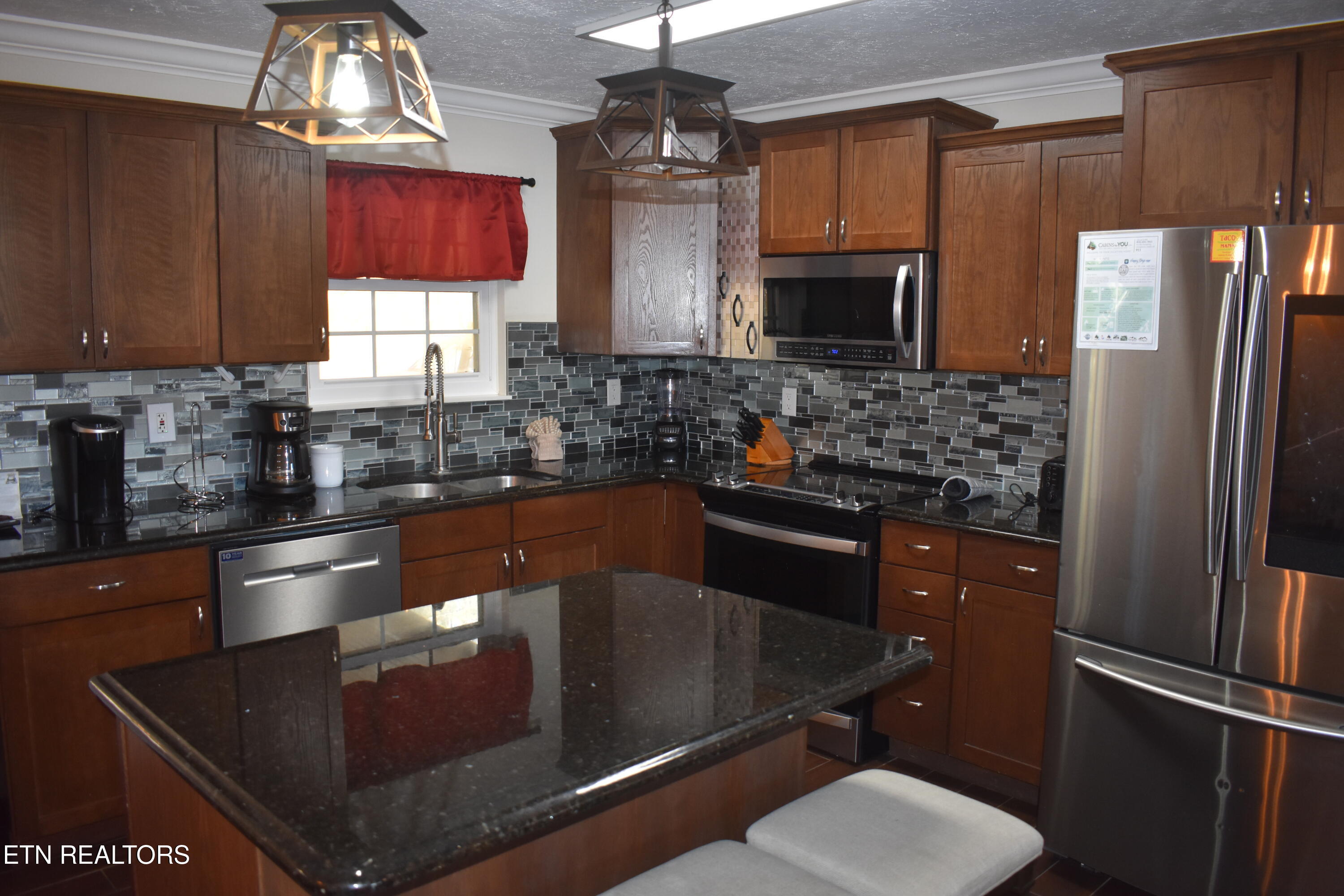 298 Lane Hollow Road Sevierville, TN 37876 - Photo 3 of 31 DSC_0004