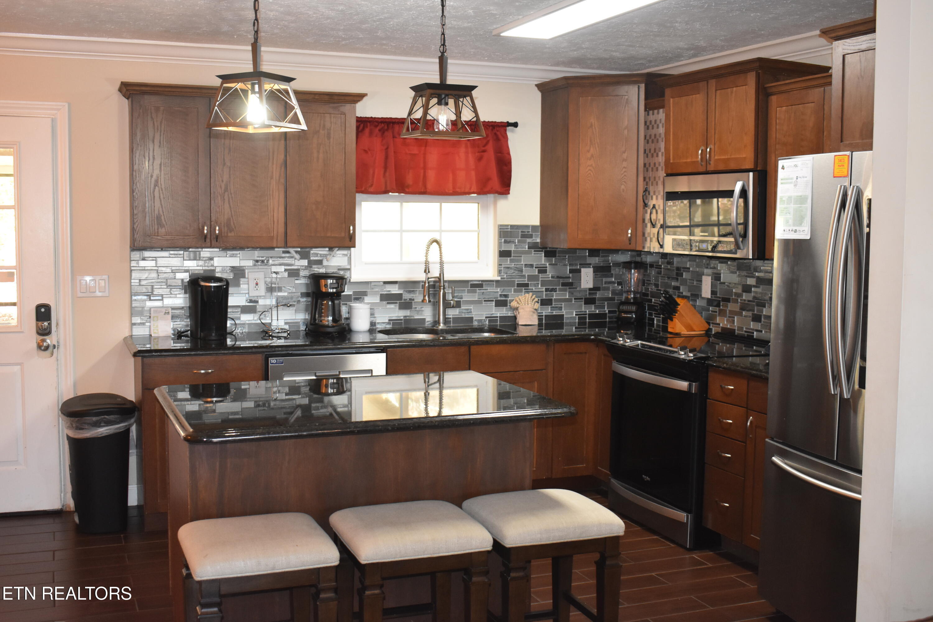 298 Lane Hollow Road Sevierville, TN 37876 - Photo 5 of 31 DSC_0010