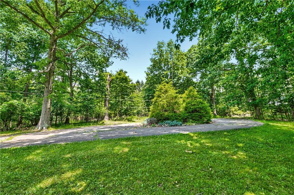 2194 Spangler Road Hermitage, PA 16148 - Photo 5 of 36
