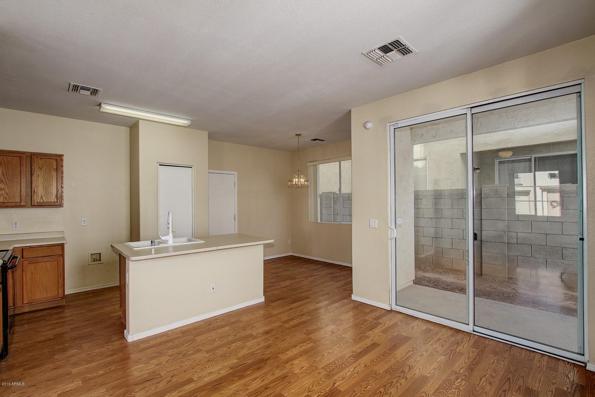 1449 East Chipman Road Phoenix, AZ 85040 - Photo 3 of 23 1449 E Chipman Rd, Phoenix (4)