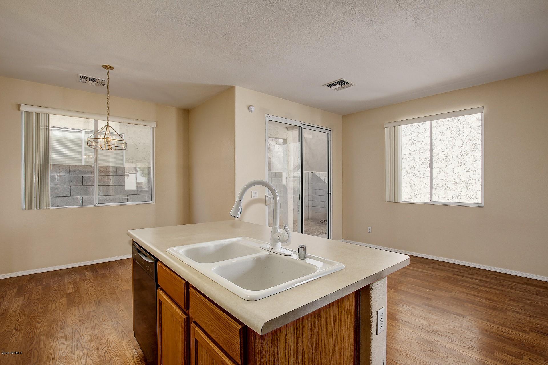 1449 East Chipman Road Phoenix, AZ 85040 - Photo 5 of 23 1449 E Chipman Rd, Phoenix (6)