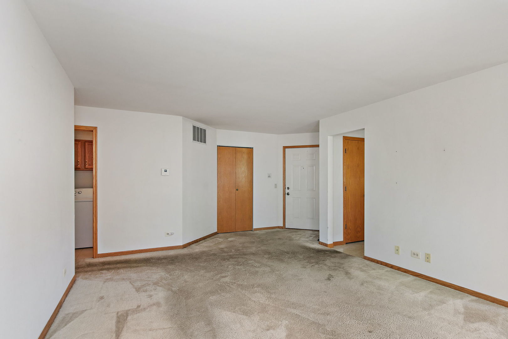 2403 Mallow Court, Unit Z1 Schaumburg, IL 60107 - Photo 3 of 16