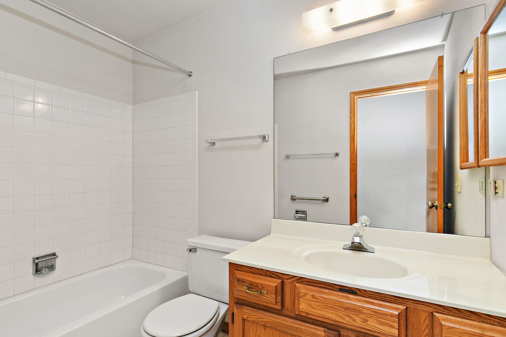 2403 Mallow Court, Unit Z1 Schaumburg, IL 60107 - Photo 9 of 16