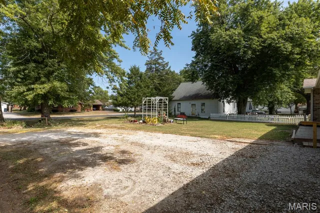 $245,000 | 626 West 6th Street, Staunton, IL 62088