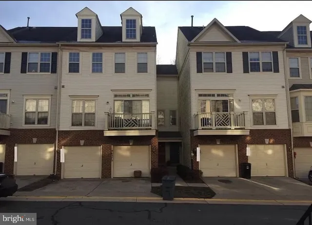 $3,300 | 46375 Pryor Square, Sterling, VA 20165