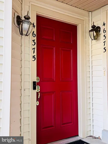 $3,300 | 46375 Pryor Square, Sterling, VA 20165