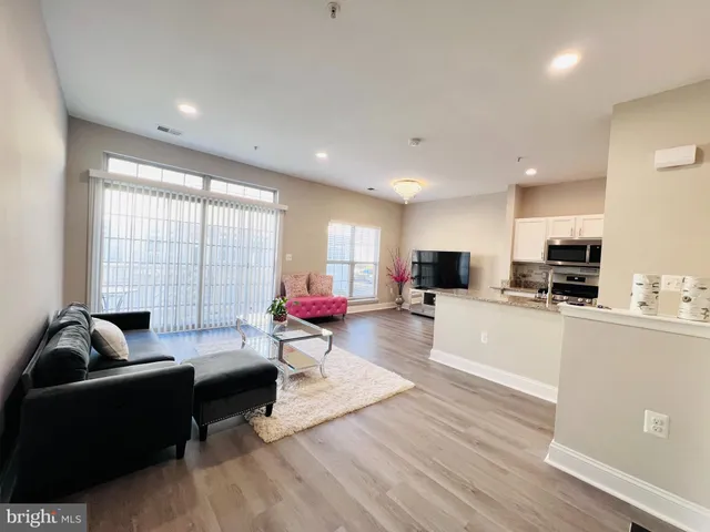 $3,300 | 46375 Pryor Square, Sterling, VA 20165