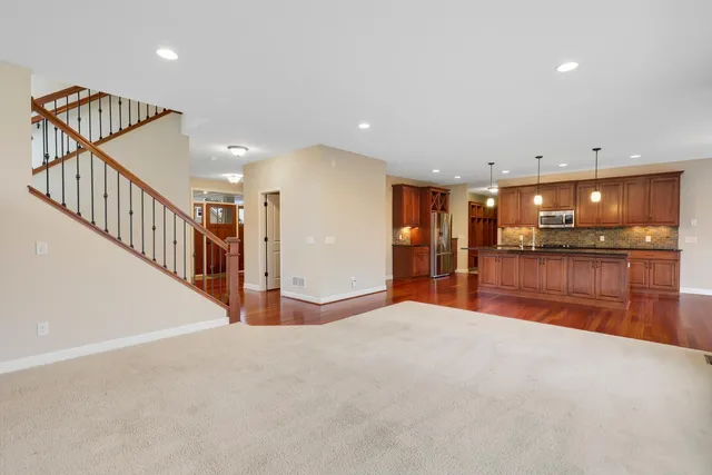 $874,900 | 7736 Stafford Trail, Savage, MN 55378