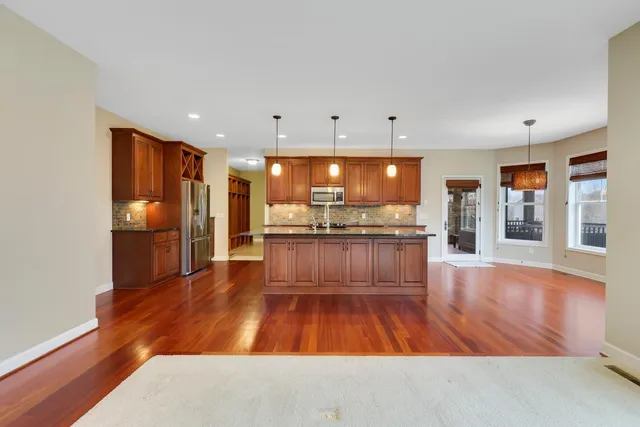 $874,900 | 7736 Stafford Trail, Savage, MN 55378