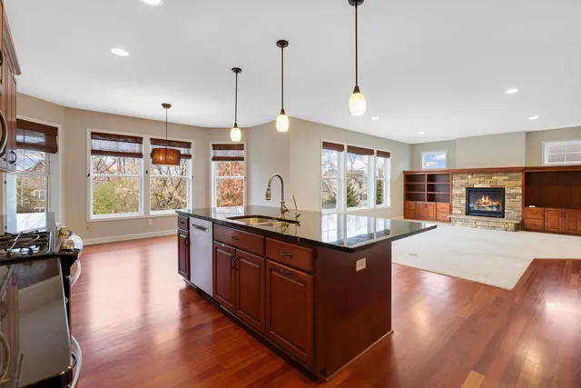 $874,900 | 7736 Stafford Trail, Savage, MN 55378