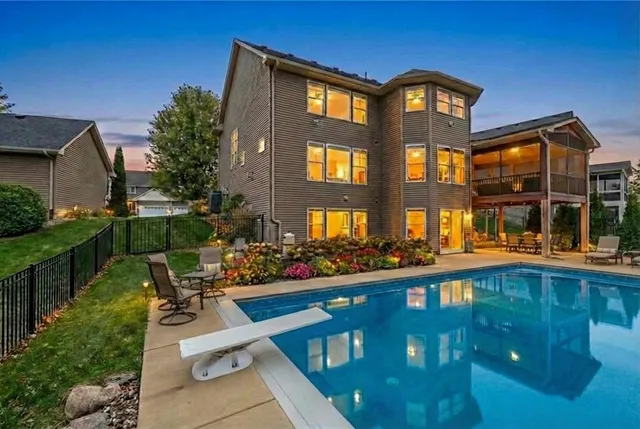 $874,900 | 7736 Stafford Trail, Savage, MN 55378