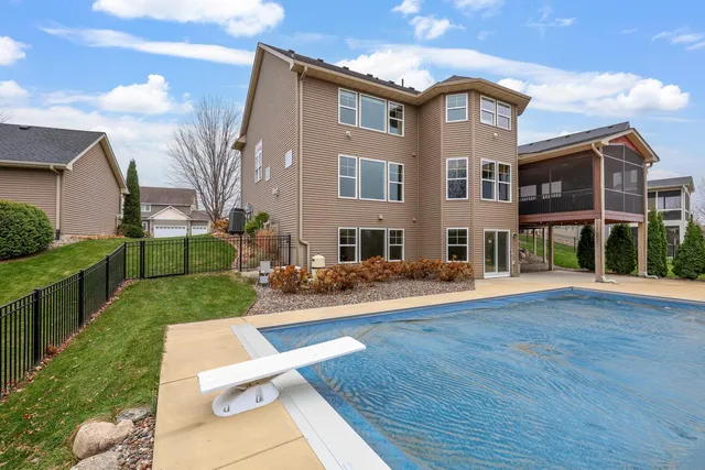$874,900 | 7736 Stafford Trail, Savage, MN 55378
