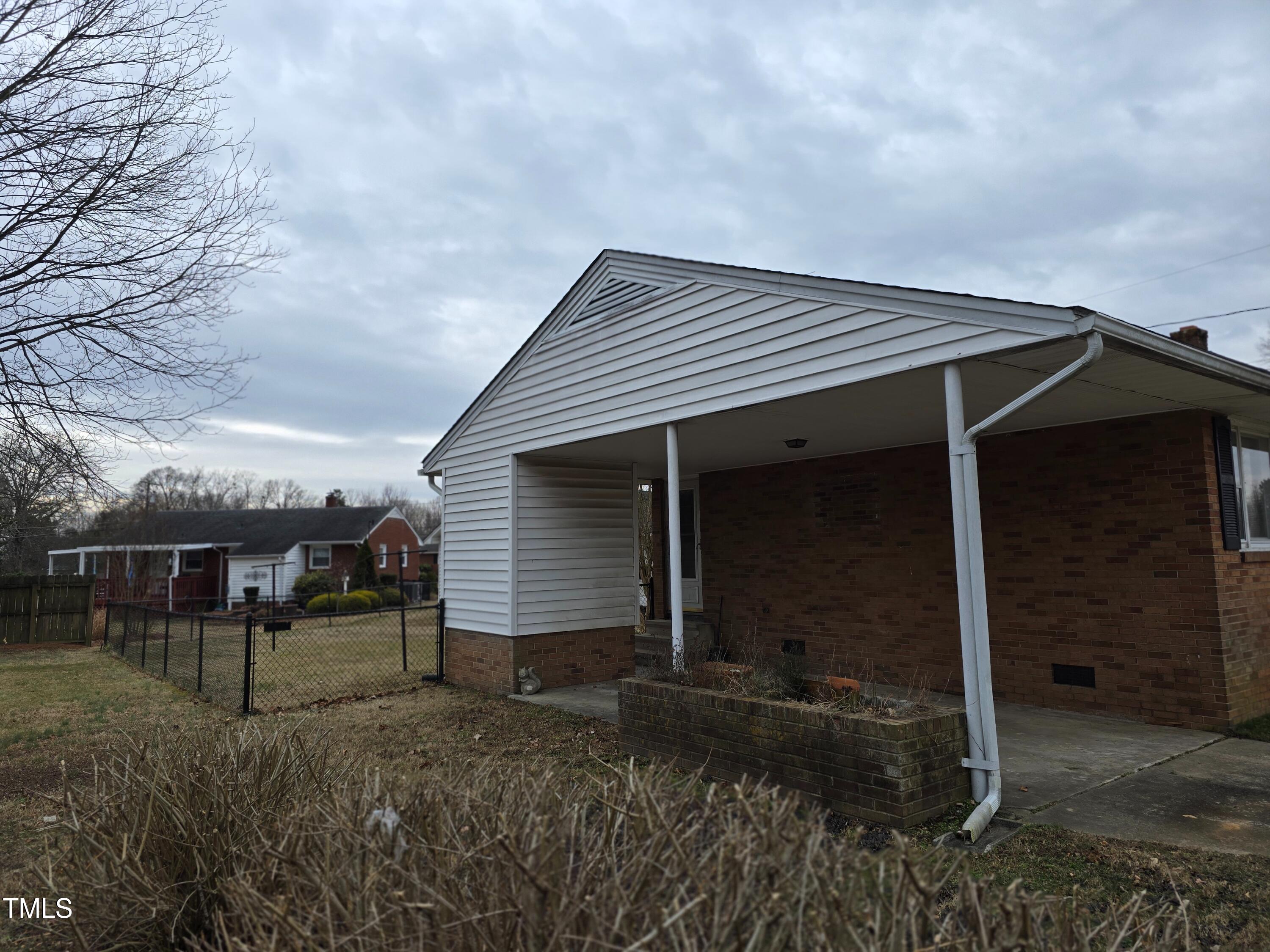 140 Webster Road Graham, NC 27253 - Photo 6 of 16 1-6