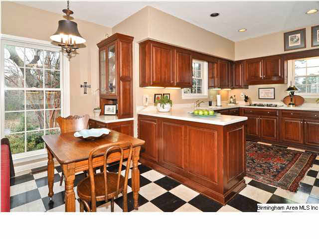 4525 Dolly Ridge Road Birmingham, AL 35243 - Photo 13 of 32