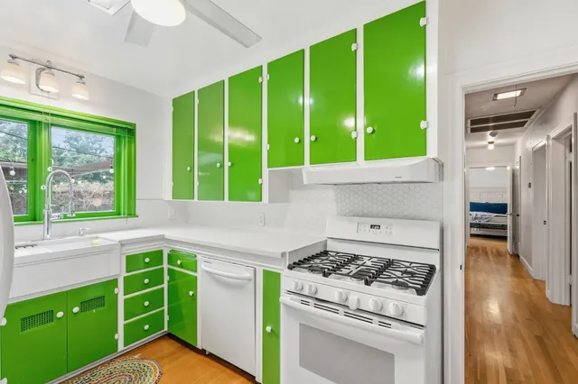 $544,999 | 1313 West Beverly Drive, Visalia, CA 93277