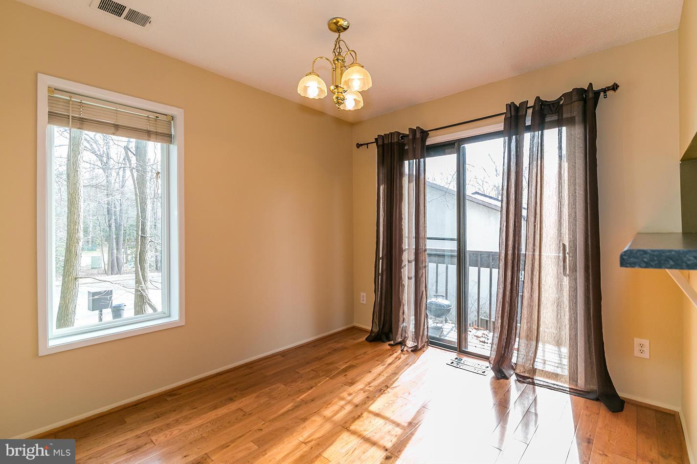2261 Coppersmith Square Reston, VA 20191 - Photo 7 of 27 Dining Room