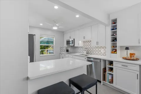 $244,900 | 154 Lake Rebecca Drive, West Palm Beach, FL 33411