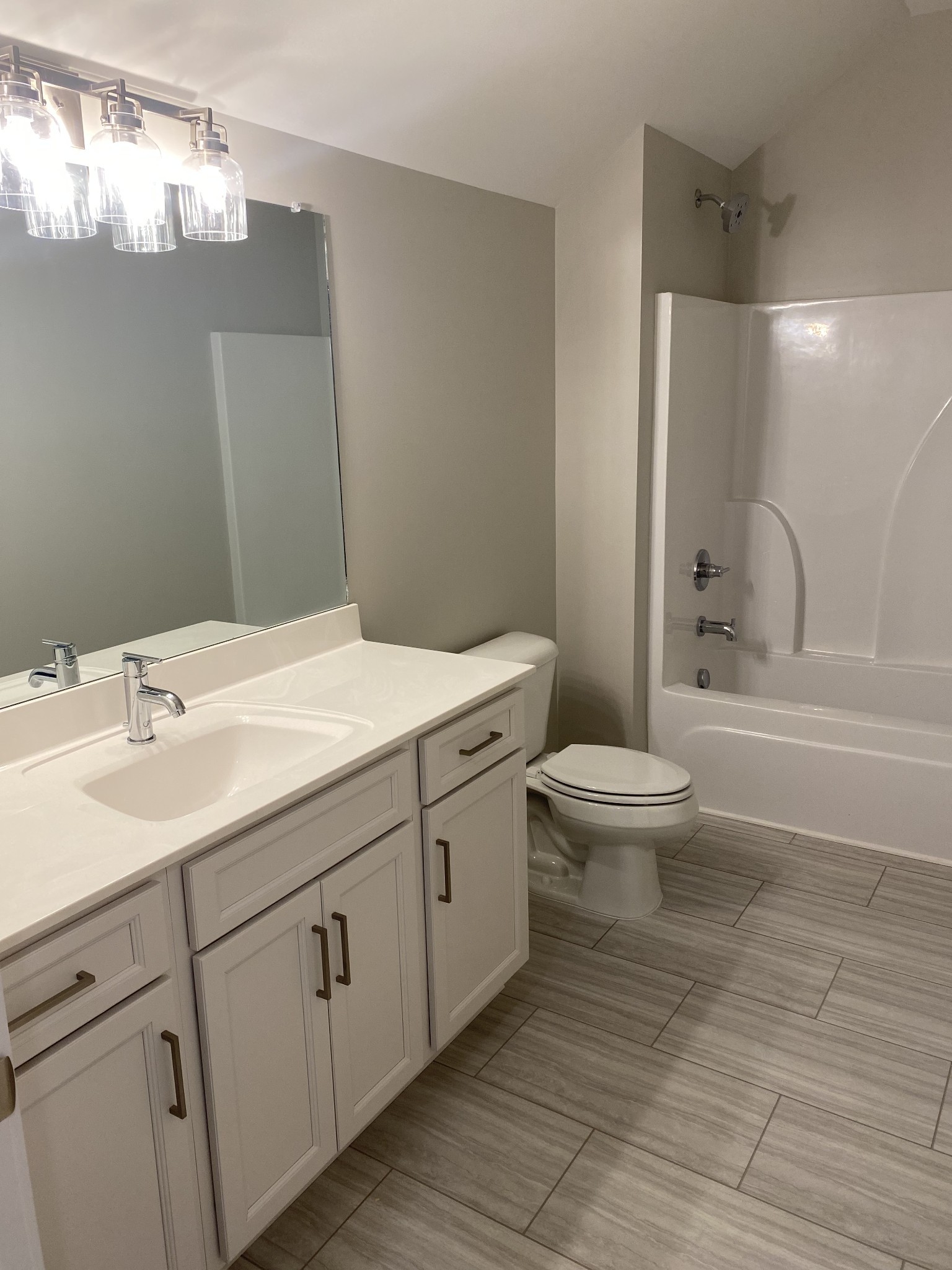 1144 Lock 4 Road, Unit J1 Gallatin, TN 37066 - Photo 42 of 52 Large 3rd bathroom!