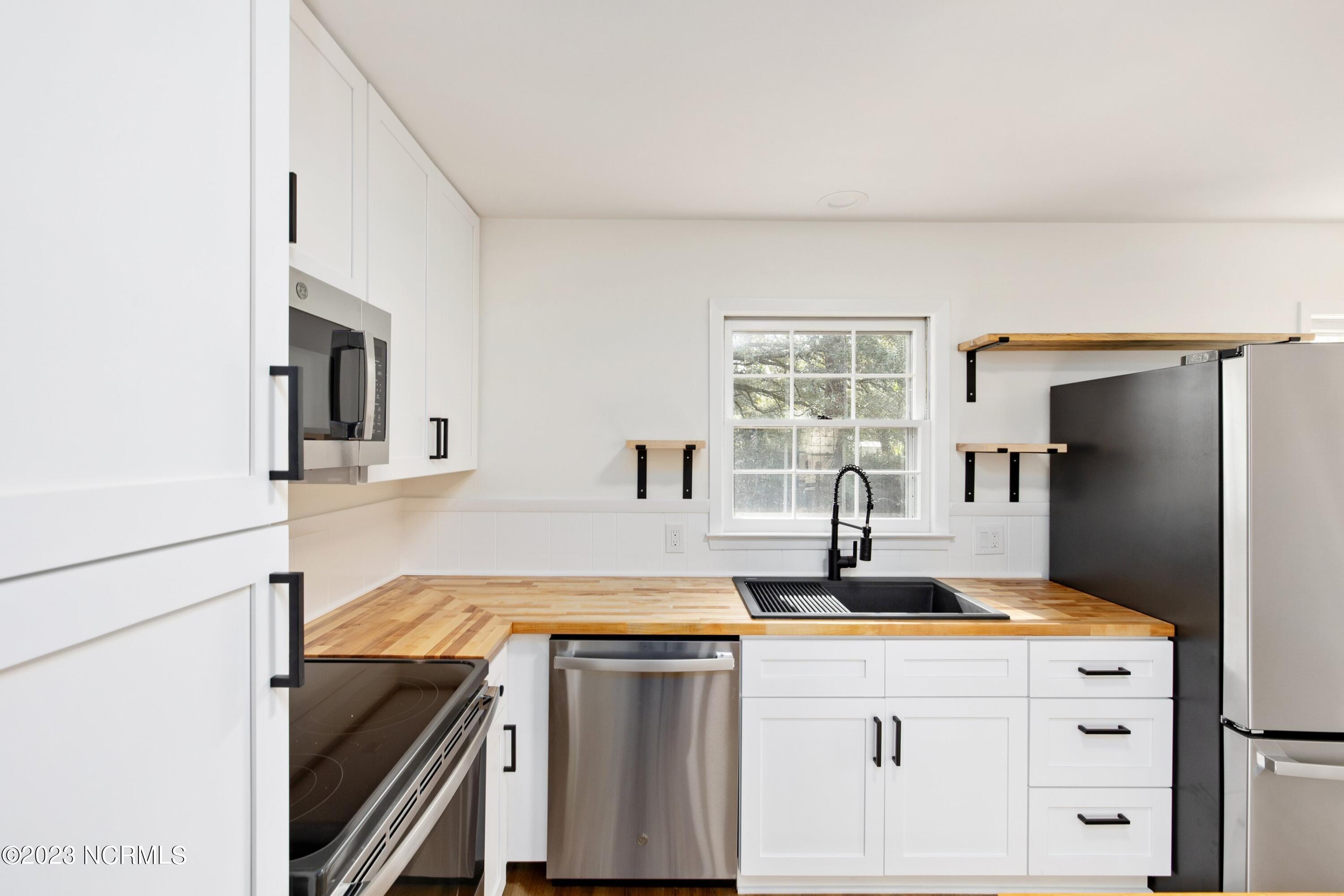 1334 Beasley Road Wilmington, NC 28409 - Photo 6 of 31 1Q3A4973.jpg-SMALL