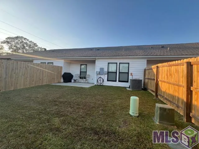 $1,650 | 8739 Lockhart Road, Unit 1C, Denham Springs, LA 70726