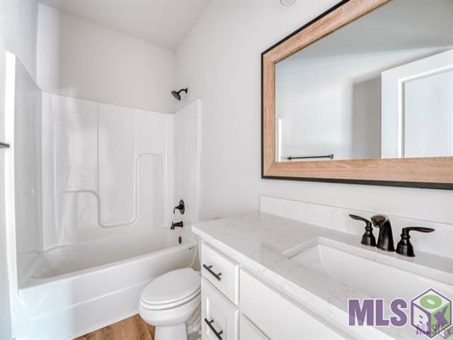 8739 Lockhart Road, Unit 1C Denham Springs, LA 70726 - Photo 4 of 9 Primary Bathroom