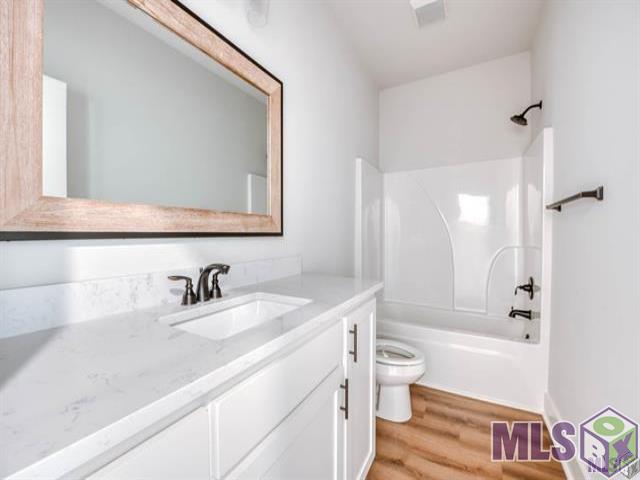 8739 Lockhart Road, Unit 1C Denham Springs, LA 70726 - Photo 6 of 9 Hall Bathroom