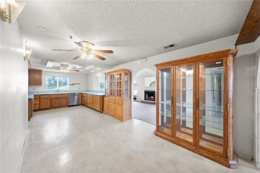 20398 Bailly Street Perris, CA 92570 - Photo 9 of 33 Kitchen Dining Area