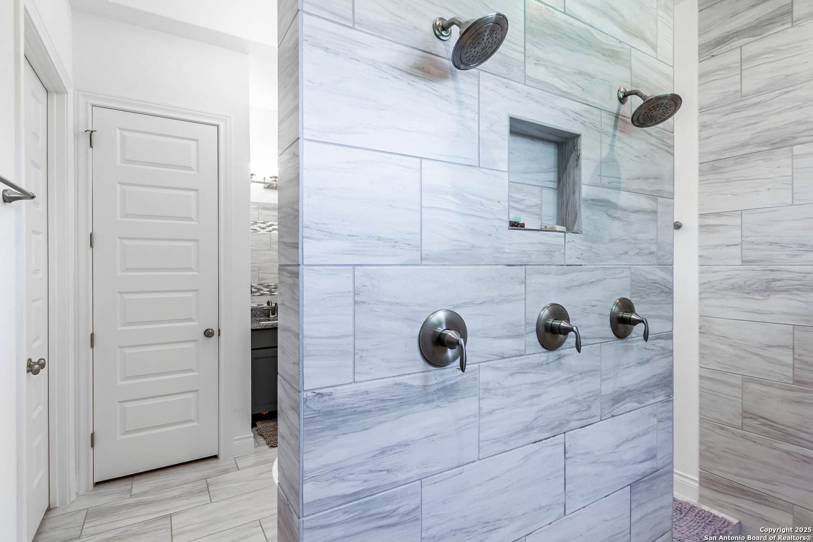 34784 High Gate Road Bulverde, TX 78163 - Photo 17 of 34 a bathroom with a shower