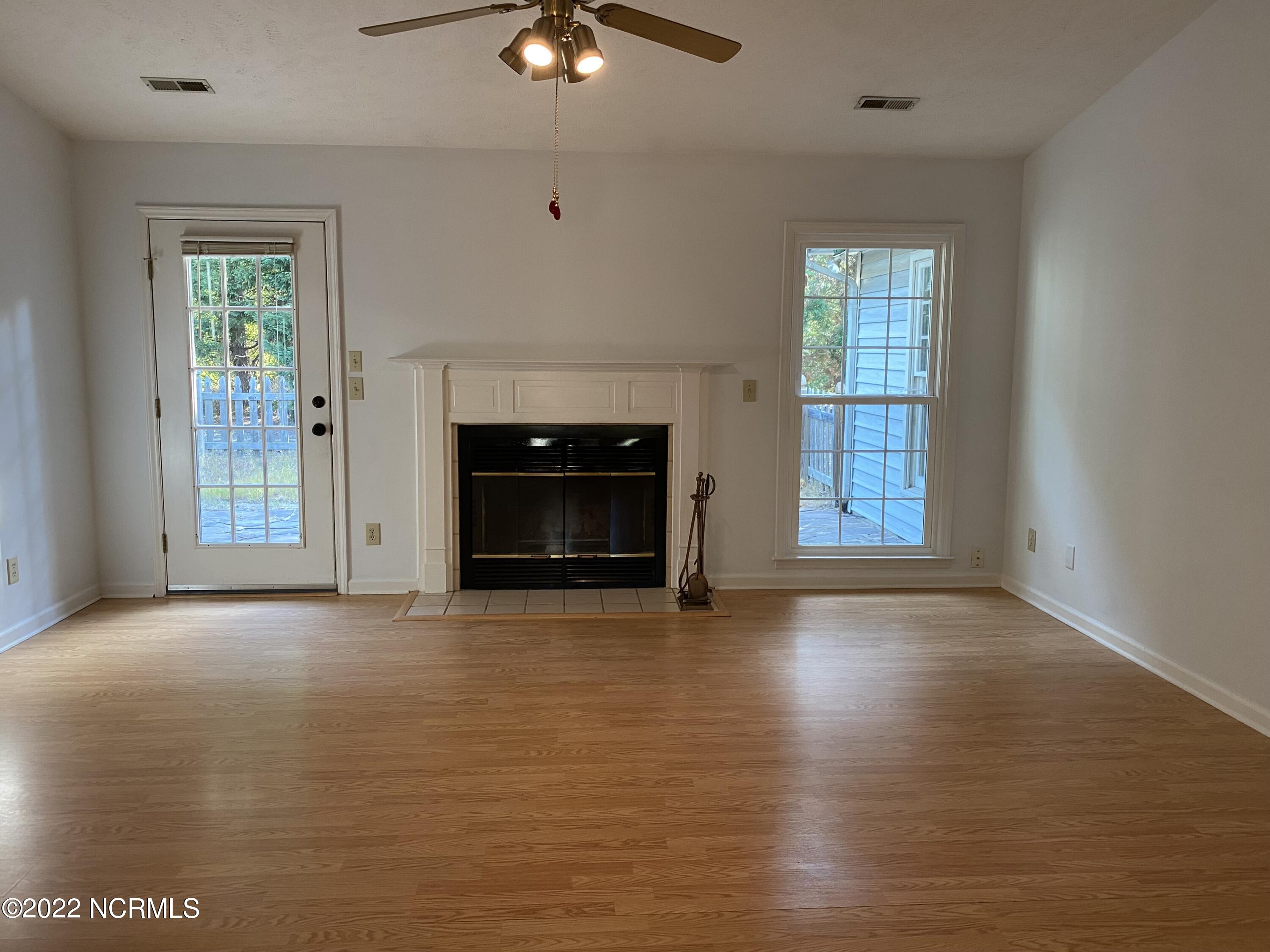 10 Surry Lane Pinehurst, NC 28374 - Photo 3 of 14 Living Room 2