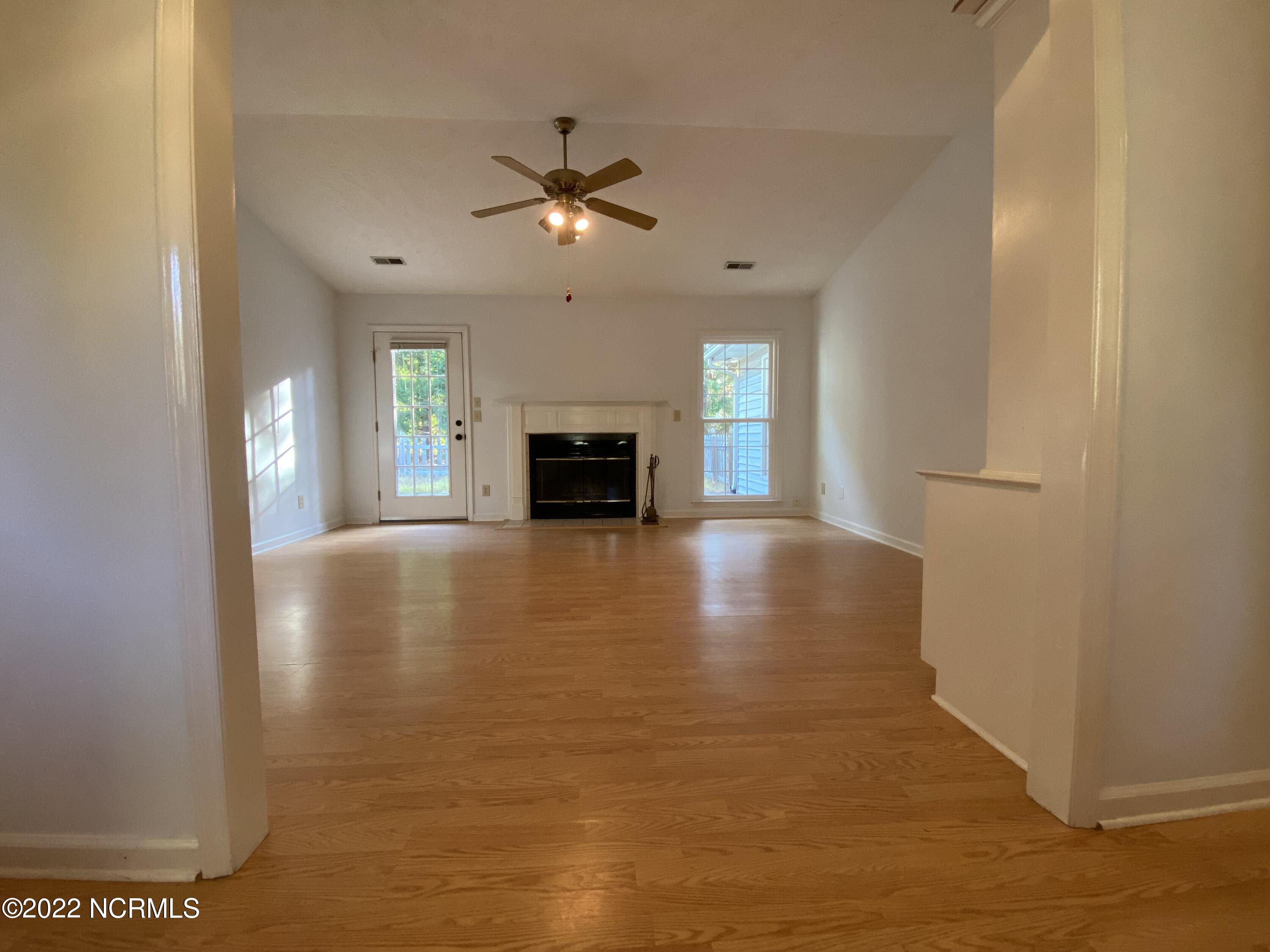 10 Surry Lane Pinehurst, NC 28374 - Photo 5 of 14 Living Room 3