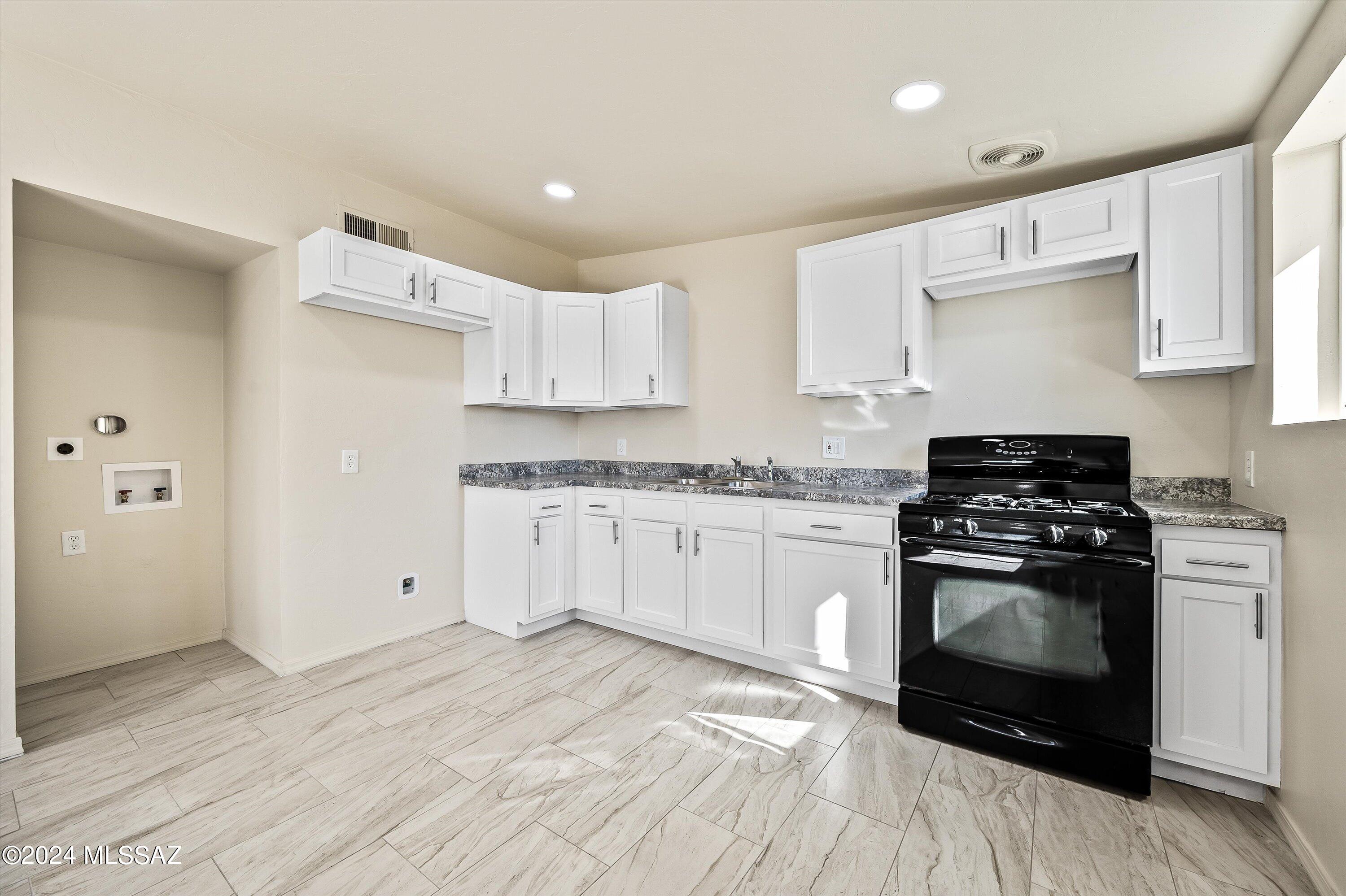 421 East Yavapai Road Tucson, AZ 85705 - Photo 7 of 27