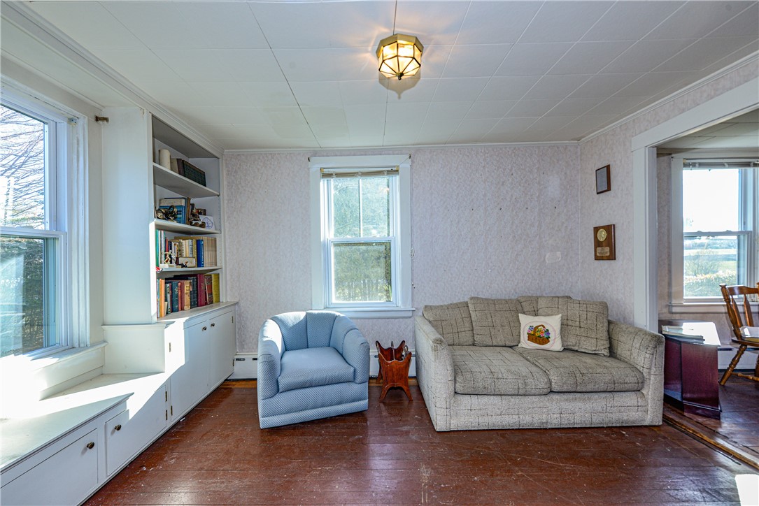 318 Mitchell's Lane Middletown, RI 02842 - Photo 11 of 40