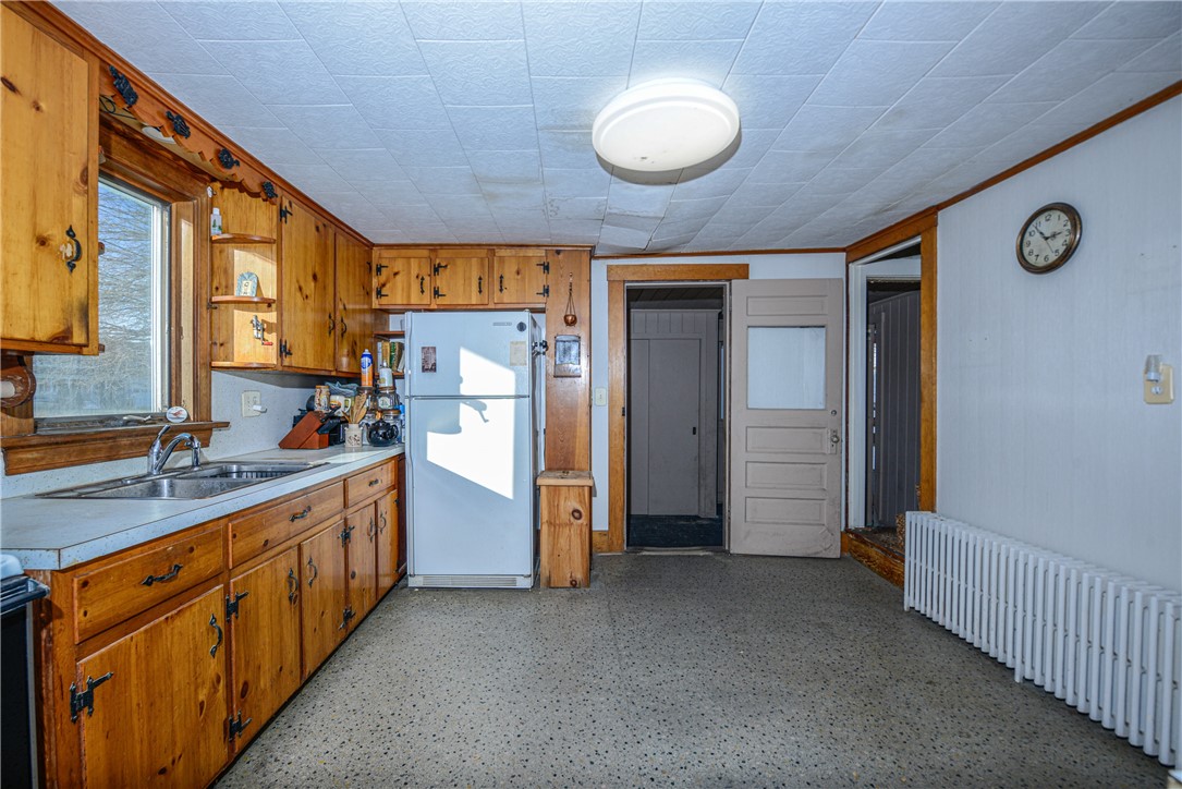 318 Mitchell's Lane Middletown, RI 02842 - Photo 15 of 40